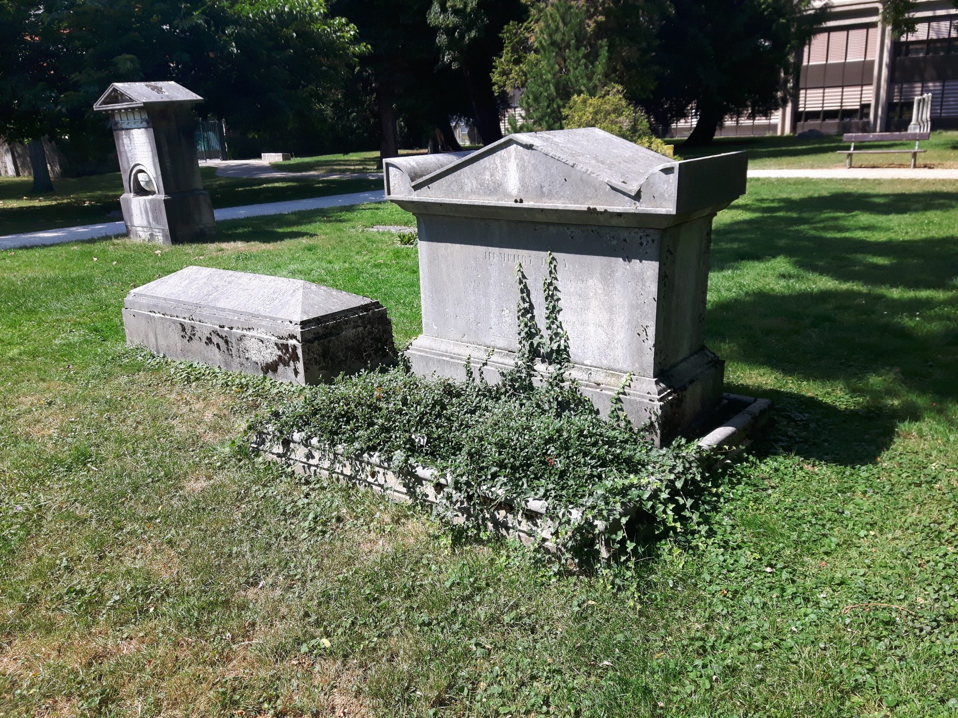 Humpry Davy's tomb, Geneva - 01.jpg